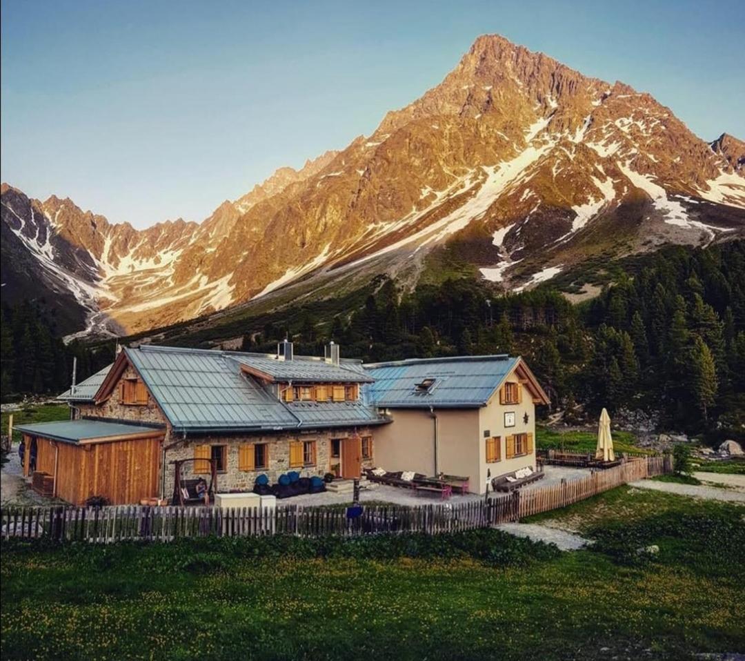 Haus Gfall Kaunertal Exterior photo